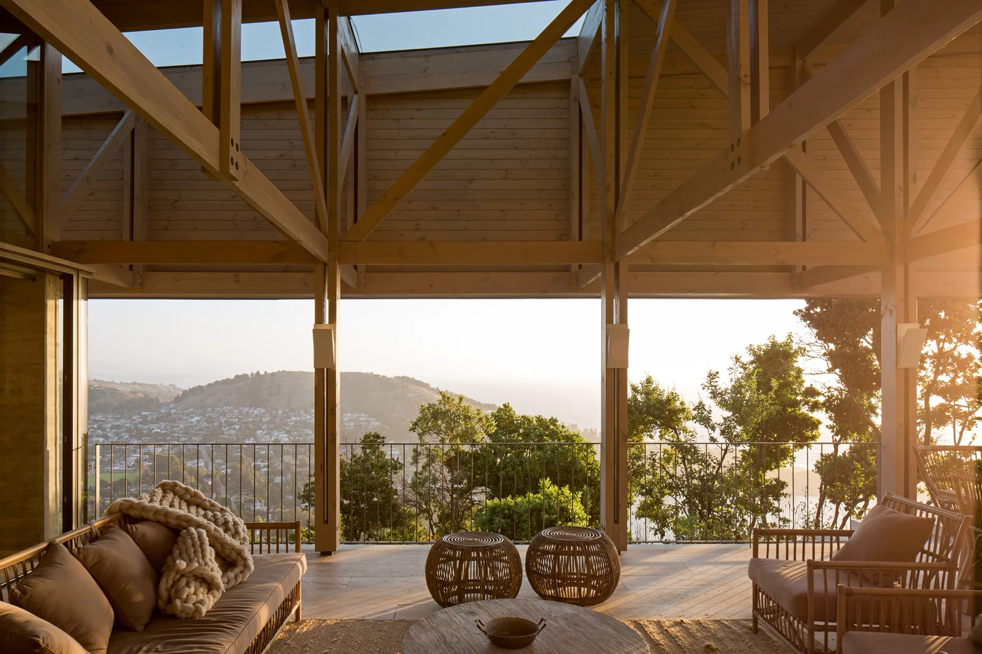 Casa 59 — terraza cubierta con vista al atardecer
