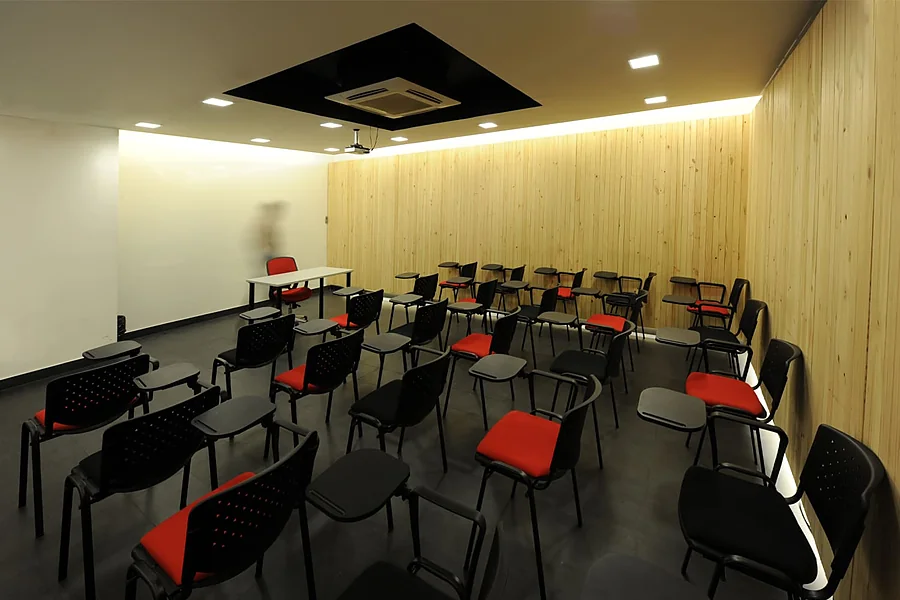 Casa Ideas — sala de capacitación en madera