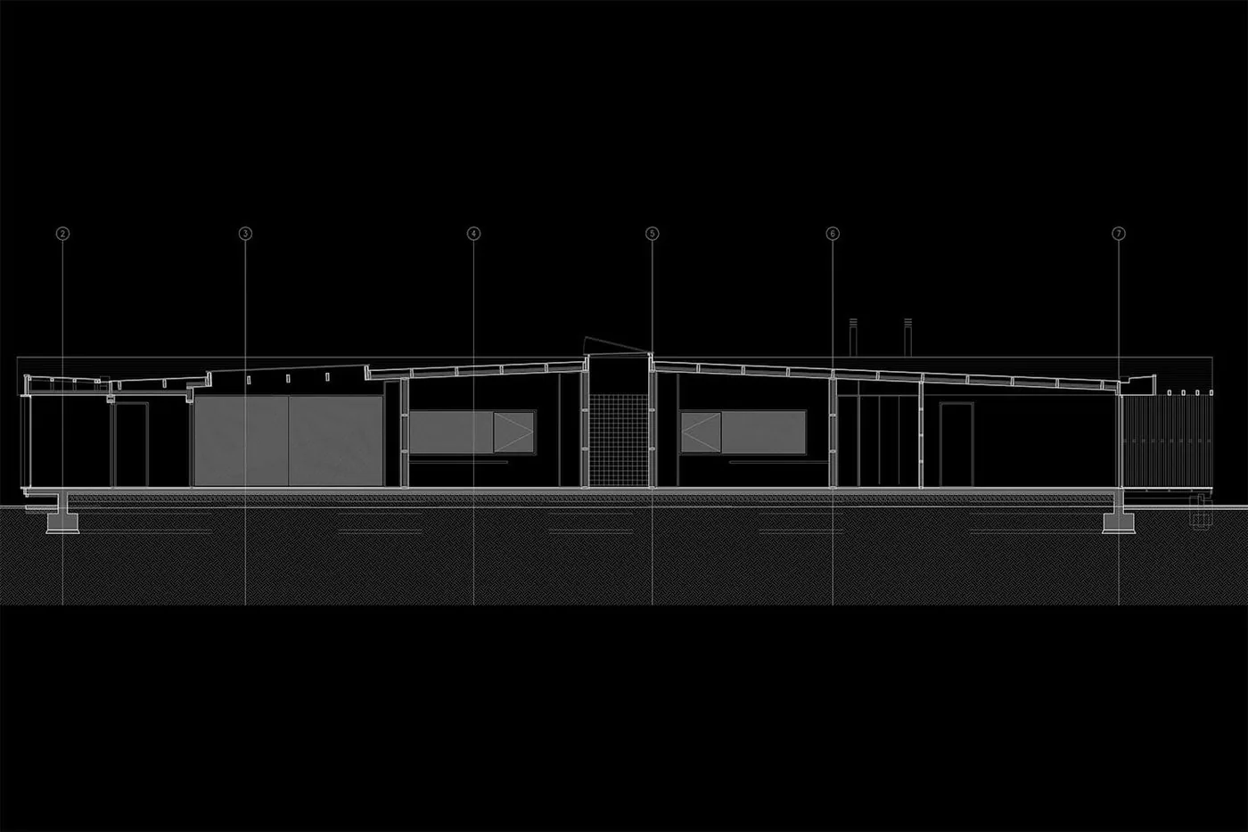 Casa TH — corte longitudinal por el cuerpo de habitaciones