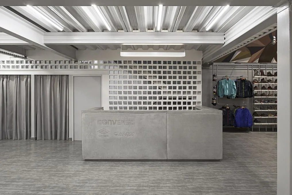 Converse, Easton Outlet